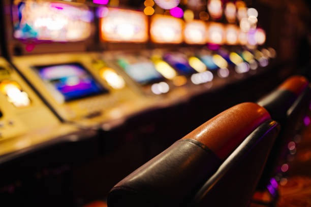 ligaciputra game library featuring live dealer, slots, and sportsbook
